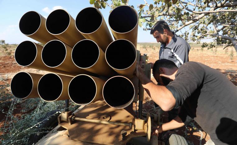 اصرار الفصائل على عدم سحب أسلحتها الثقيلة يضع اتفاق ادلب على حافة الإنهيار