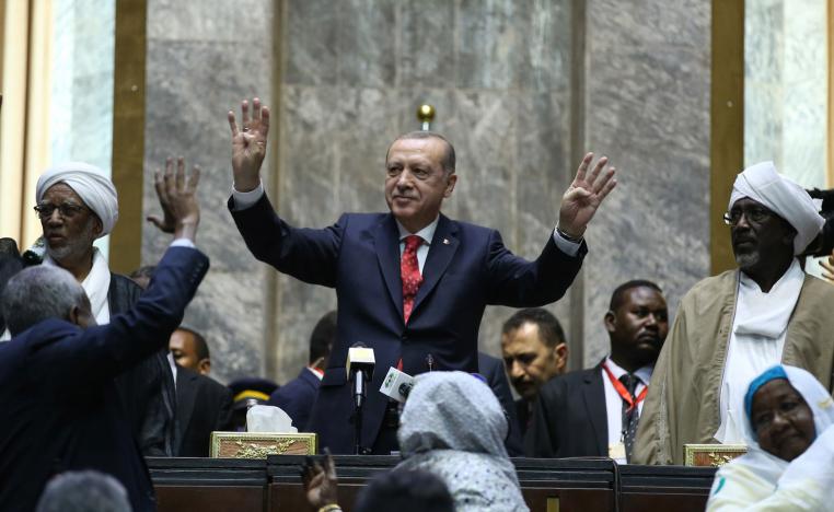 الرئيس التركي رجب طيب اردوغان خلال اخر زيارة له للخرطوم