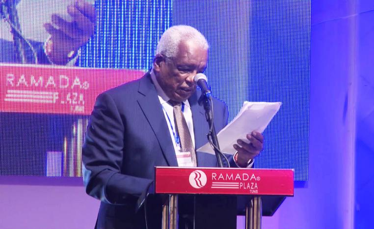 محمد خير الزبير  شغل منصب محافظ للمركزي السوداني بين 2011 و2013 