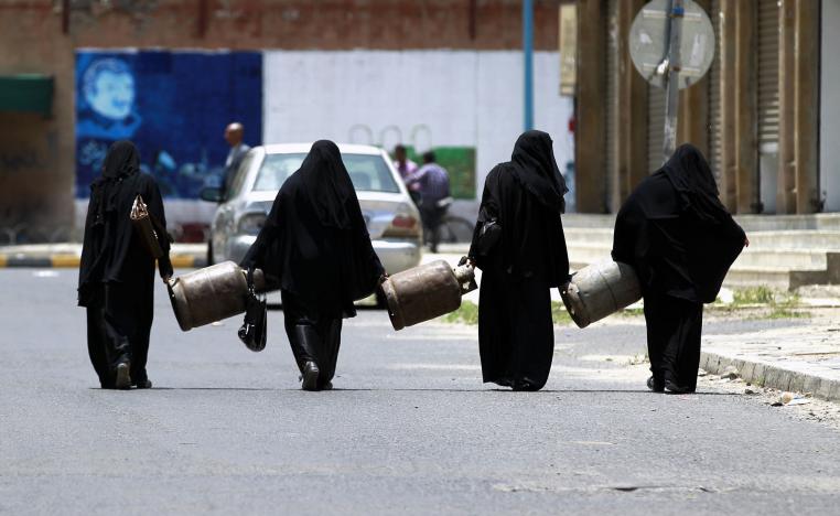 اتهامات للحوثيين بالوقوف وراء أزمة الوقود لتحقيق مكاسب مالية