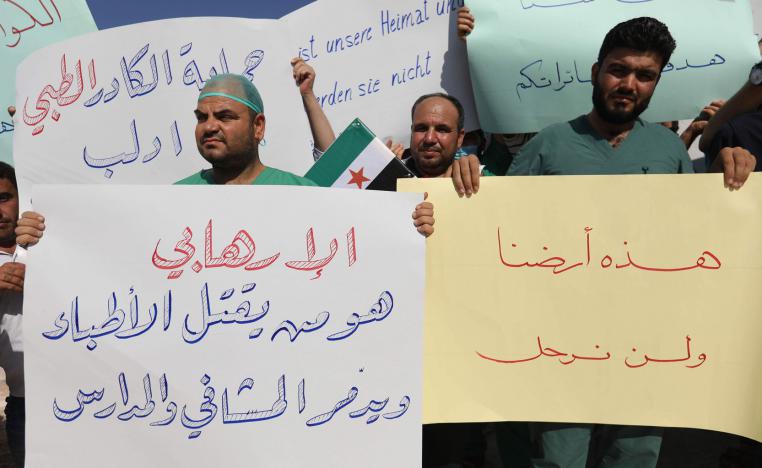 أطباء ادلب يرفضون الخروج منها رغم هستيريا القصف السوري