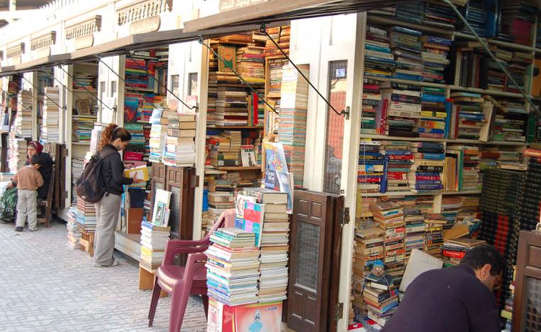 أسعار الكتب تختلف من مكتبة إلى أخرى