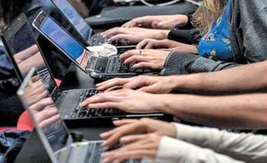 المرتابون  يتخوفون من خطر إنتاج الإنترنت