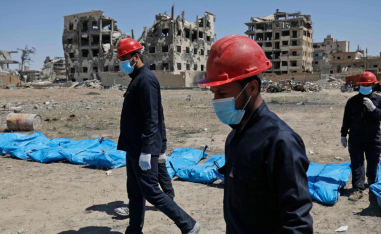 استخرج الجثث في الرقة