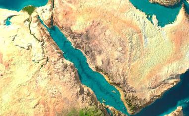 قامت الدول الكبرى دائما بإنشاء قواعد عسكرية فيه