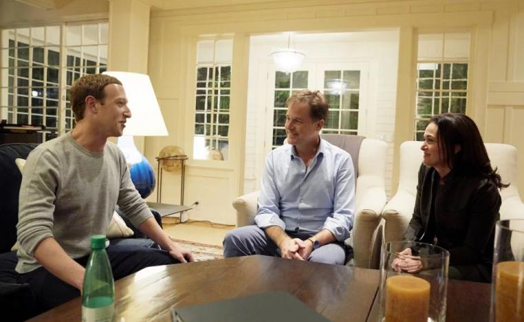 مدير فيسبوك ووزير الخارجية