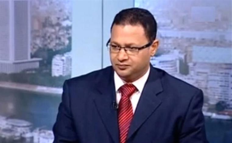 الكاتب يبدو متأثرا ببناء السيناريو التلفزيوني 