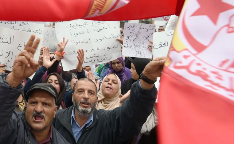 معركة لي أذرع بين اتحاد الشغل والحكومة التونسية