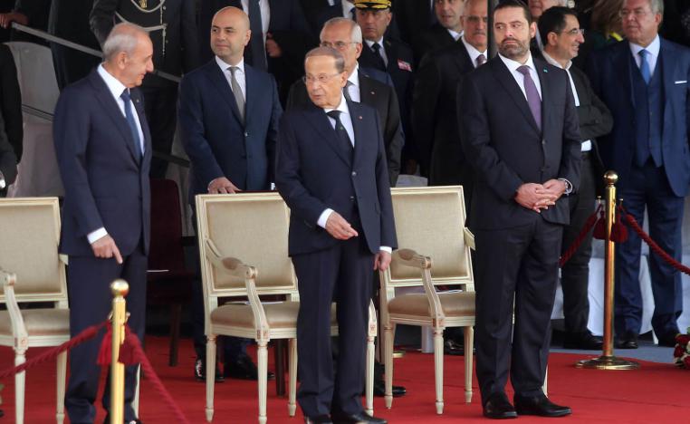 عون وبري والحريري مع كبار المسؤولين اللبنانين يحضرون احتفال عيد الاستقلال في بيروت