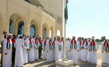 وَليبق علمُ الإمارات عَالياً