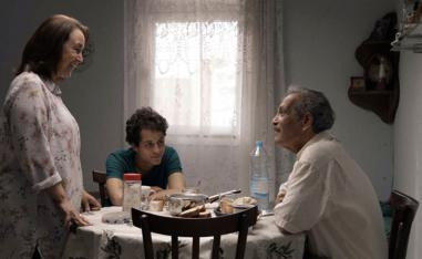 الفيلم لا يرمي باللوم على الفقر والقهر 