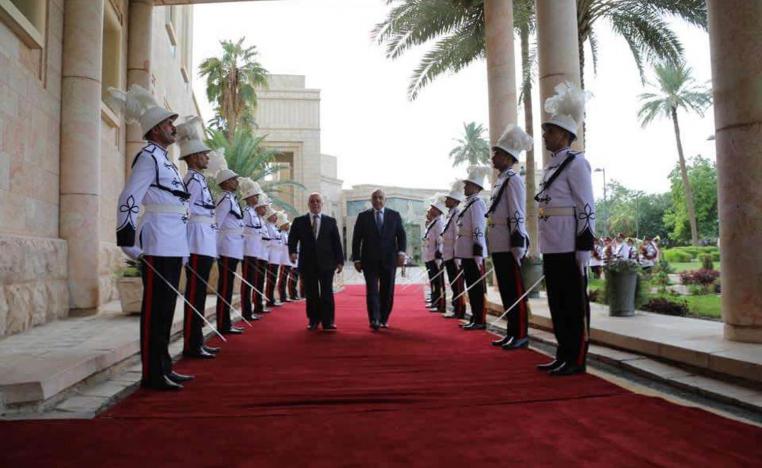 رئيس الوزراء العراقي عادل عبدالمهدي يودع سلفه حيدر العبادي