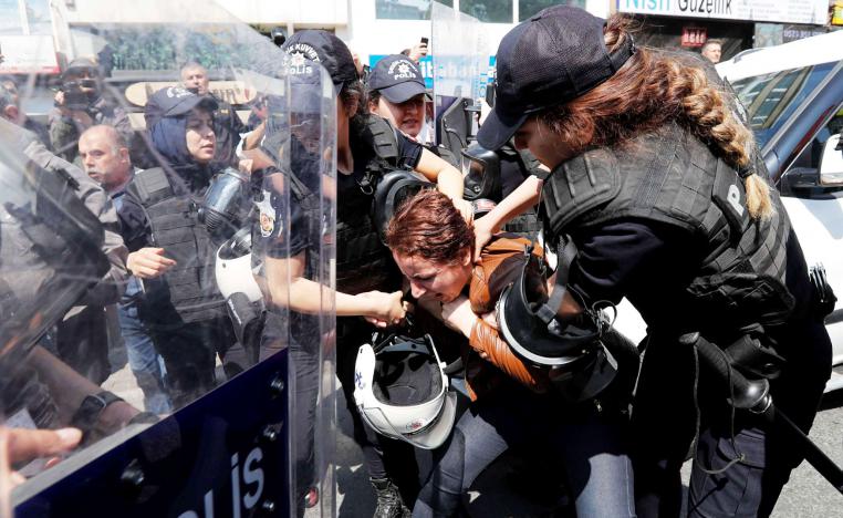 أصوات أوروبية تنادي بوقف المحادثات مع تركيا بسبب سجلها في قمع المعارضة والحريات 