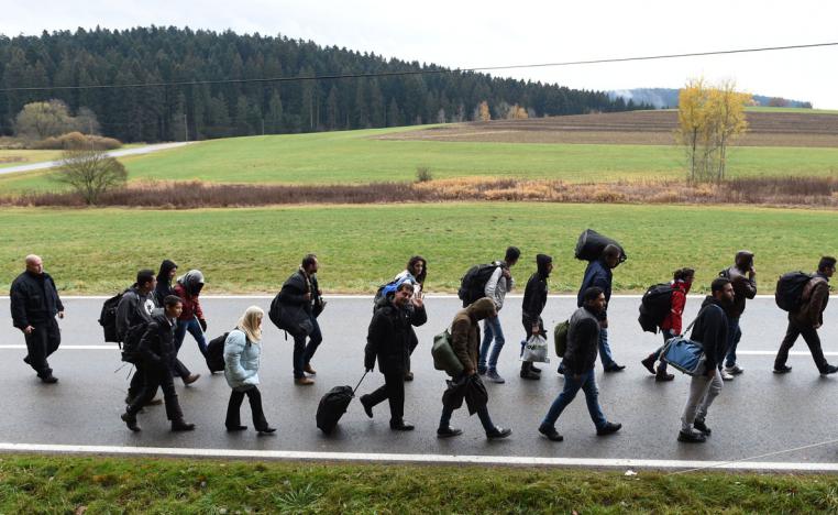 لا يشكلون مخاطر صحية وليسوا عبئا اقتصاديا على البلدان المضيفة