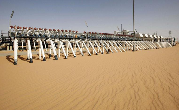 Engineers at the field had earlier given conflicting reports about whether oil was flowing or was being halted.