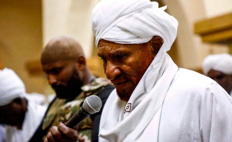 Sadiq al-Mahdi, Sudan's ex-prime minister and leader of the opposition Umma Party, prays in a mosque in the capital Khartoum's twin city of Omdurman on December 19, 2018.