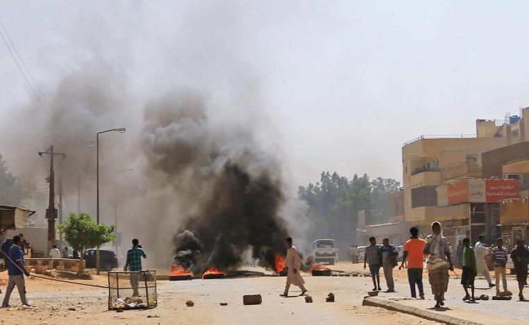 مطالب متزايدة بتنحية البشير