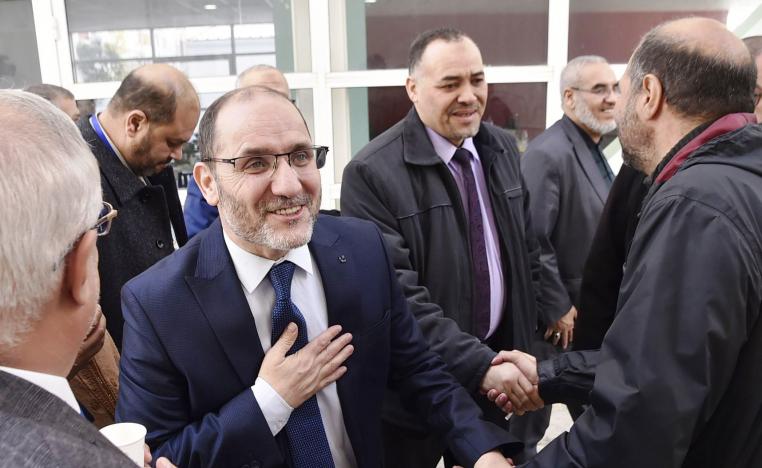 عبدالرزاق مقري رئيس حمس اسلامي آخر ينضم لقائمة المرشحين للرئاسة 