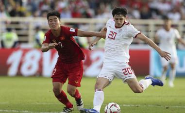 Azmoun, 24, quit the national team after fans rounded on him following Iran's exit at last year's World Cup