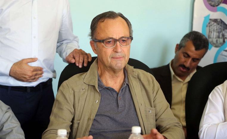 Patrick Cammaert (C) heads a UN team tasked with monitoring Yemen ceasefire 