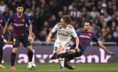 برشلونة يزحف نحو اللقب الخامس تواليا
