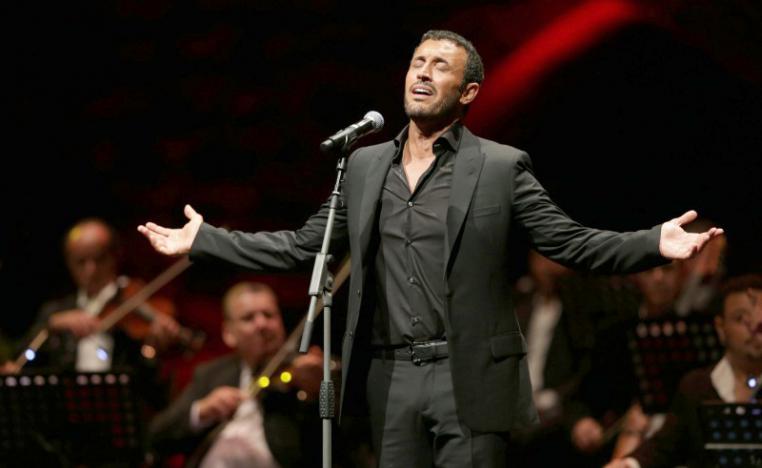 كاظم الساهر يذوب ولهاً