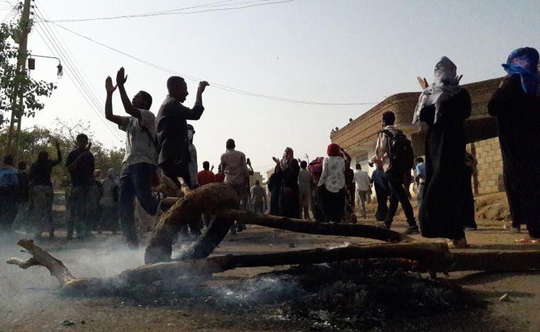 Sudanese protesters chant slogans during an anti-government demonstration in the capital Khartoum's twin city of Omdurman on January 31, 2019.