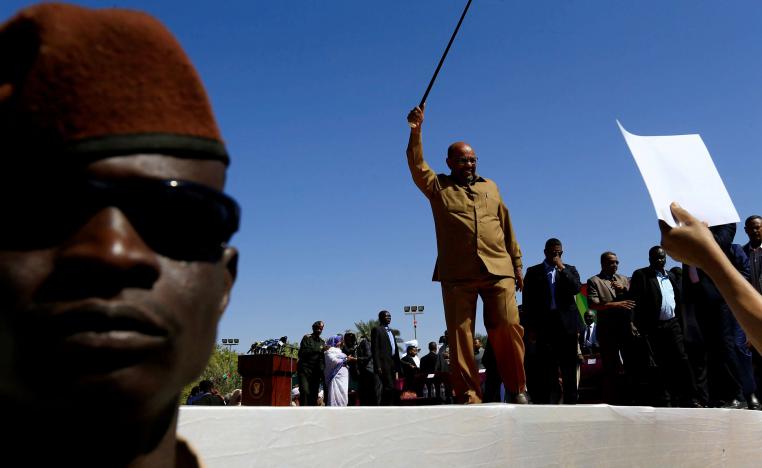 تناقض حاد مع مطالبة البشير 'للفئران بالعودة إلى الجحور' قبل ايام