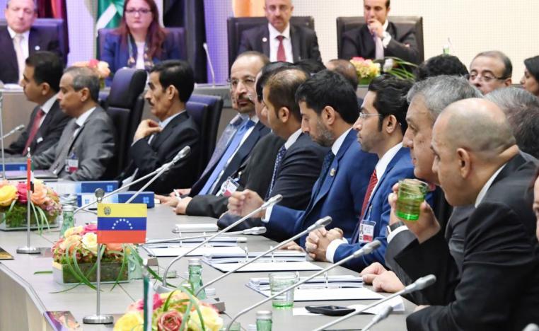 أوبك والمنتجون من خارجها يجرون تقييما دوريا لوضع السوق