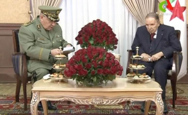 الرئيس الجزائري عبدالعزيز بوتفليقة يستقبل قائد الجيش قايد صالح