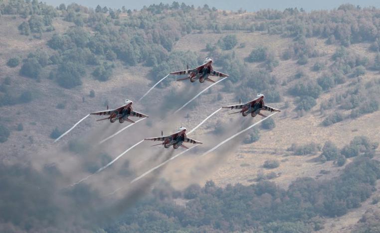 سماء سوريا تزدحم بمقاتلات أكثر من طرف متدخل في الحرب