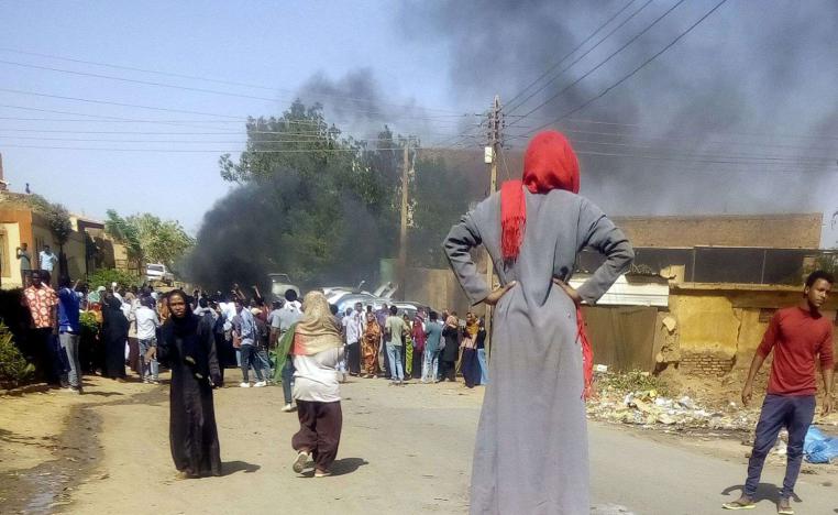 البشير خفض عقوبة التظاهر من 10 سنوات الى ستة اشهر!