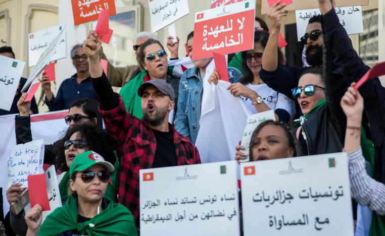 مظاهرة محدودة في تونس دعما لاحتجاجات الجزائر