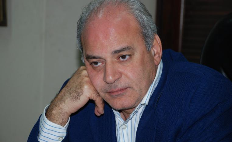الناقد سمير غريب (الصورة من صفحته الرسمية على فيسبوك)