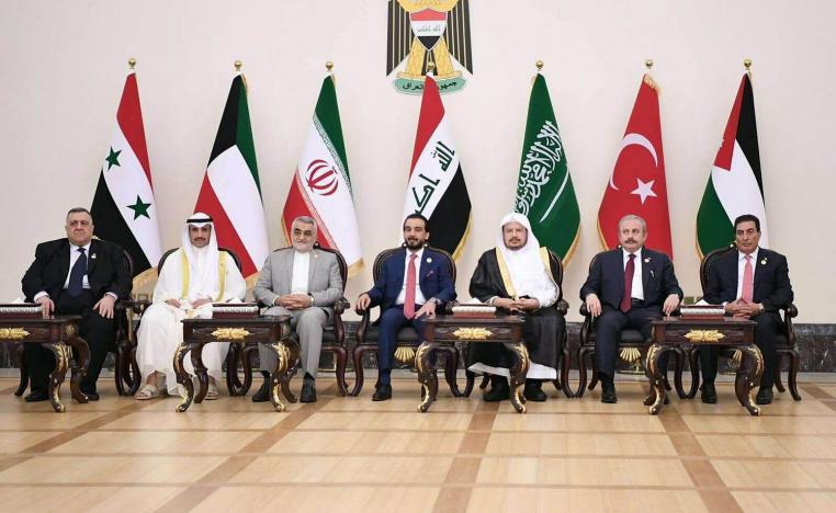 رؤساء البرلمانات لمؤتمر بغداد يتوسطهم محمد الحلبوسي رئيس البرلمان العراقي