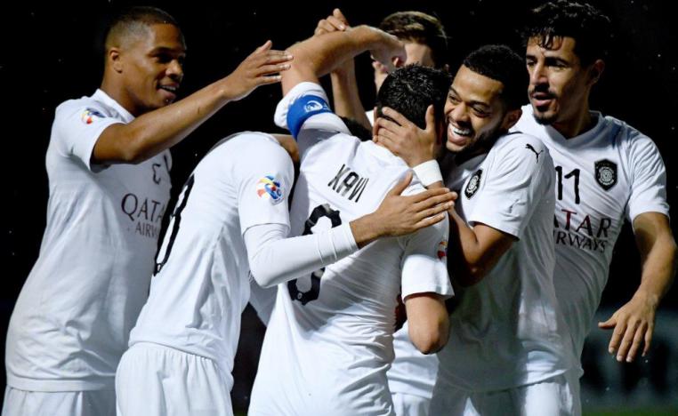 لاعبو السد القطري يحتفلون بالتعادل في طشقند