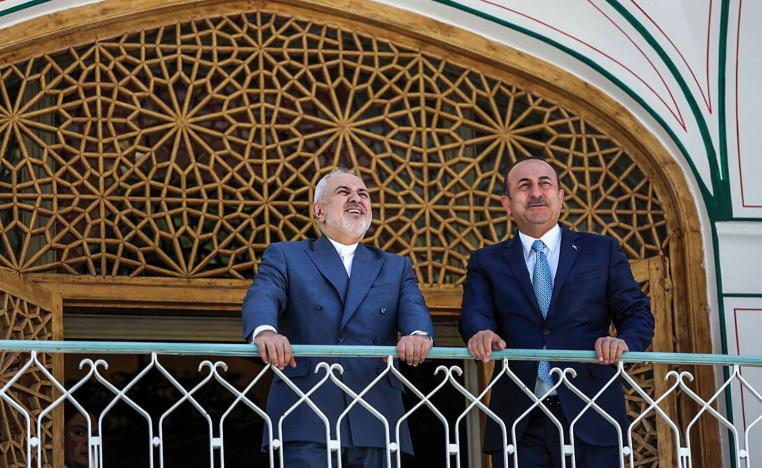 وزيرا الخارجية الإيراني محمد جواد ظريف والتركي مولود جاويش أوغلو