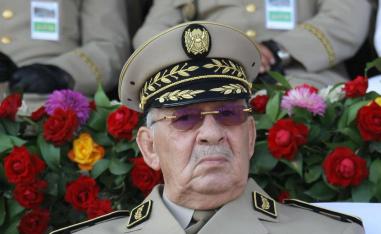 الفريق أحمد قايد صالح قائد الأركان الجزائري 