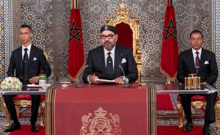 العاهل المغربي الملك محمد السادس وولي عهده الأمير مولاي الحسن وأخيه الأمير مولاي رشيد