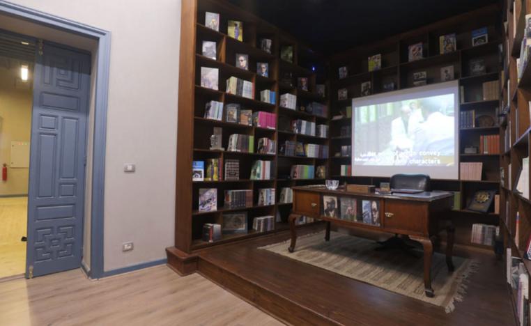 طريد مطارَد يطارد الخيانة