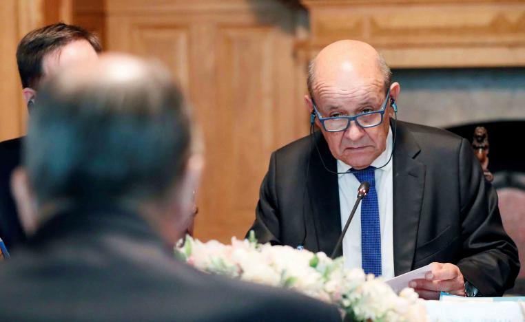 جان-إيف لودريان يجد نفسه محاصرا بين الرفض الشعبي والقضاء