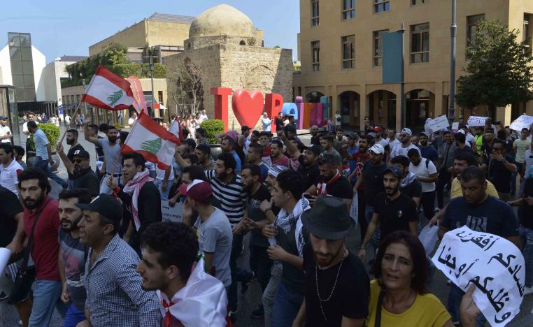 فساد المسؤولين ساهم في تردي الأوضاع الاقتصادية أكثر