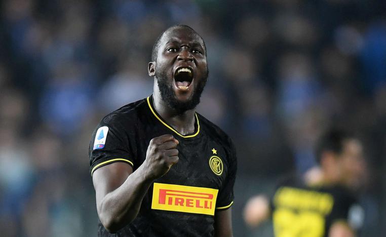 لوكاكو يمنح إنتر فوزا ثمينا