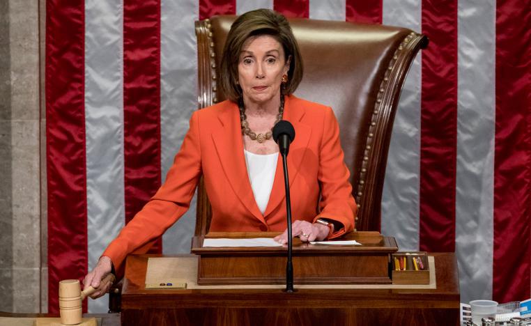 بيلوسي تواصل تحديها لترامب