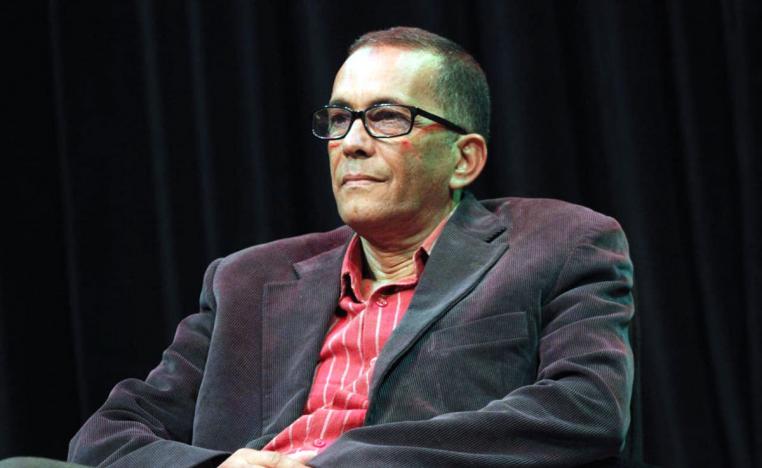 خيوط من فضة