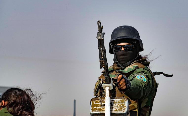 مقاتلة كردية