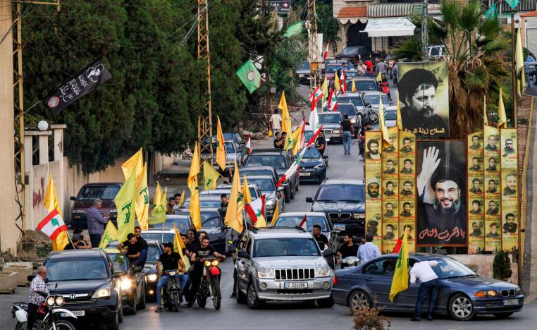 ناشطون في حزب الله يردون بتظاهرات في بيروت على الاحتجاجات ضد الفساد والمحسوبية