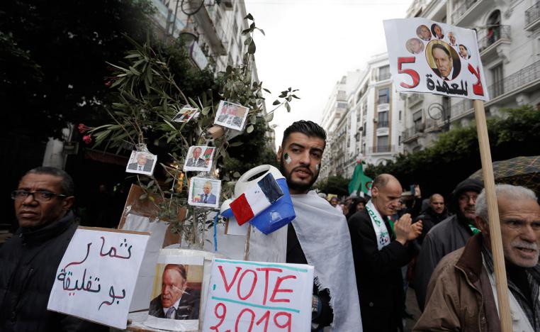 الحراك الجزائري يرى في جميع المرشحين وجوها للنظام الذي يطالب برحيله