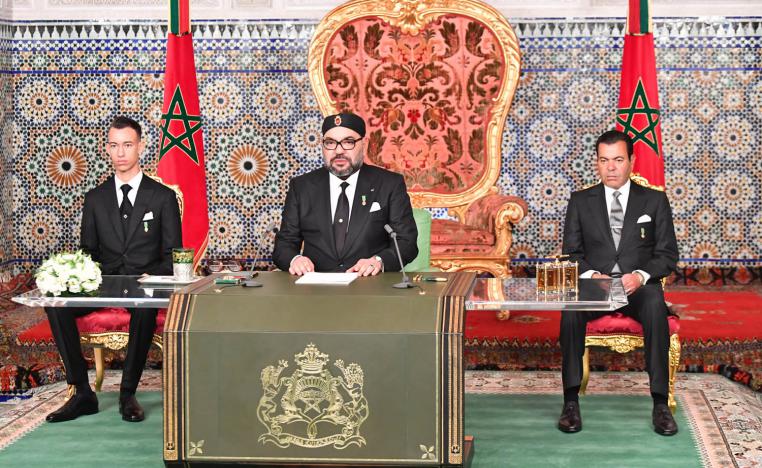 العاهل المغربي يلقي خطابا بمناسبة المسيرة الخضراء بحضور ولي العهد الأمير مولاي الحسن والأمير مولاي رشيد