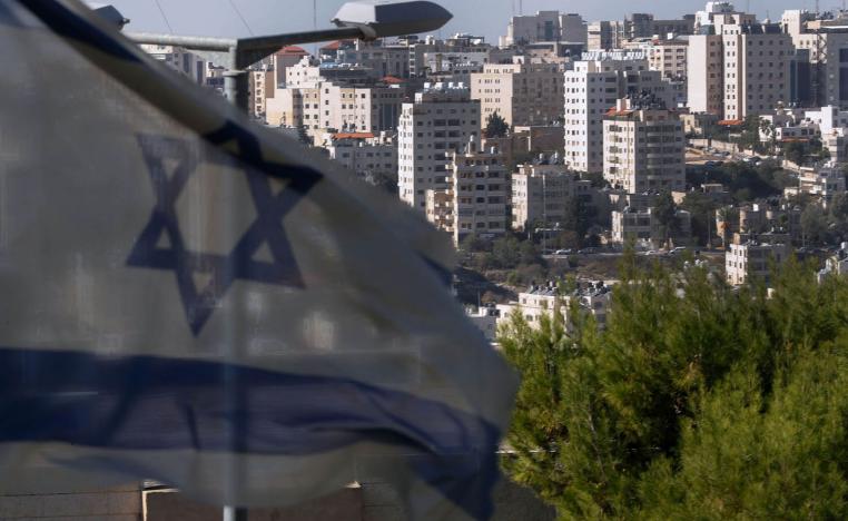 مستوطنة إسرائيلية تطل على رام الله في الضفة الغربية